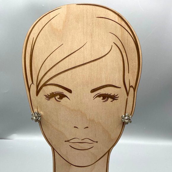 Vintage Clear Crystal Flower Earrings, Classic Silver Tone Screw Back with Prong - Picture 3 of 5